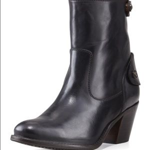 Frye Jackie ZIP Short Black Boot